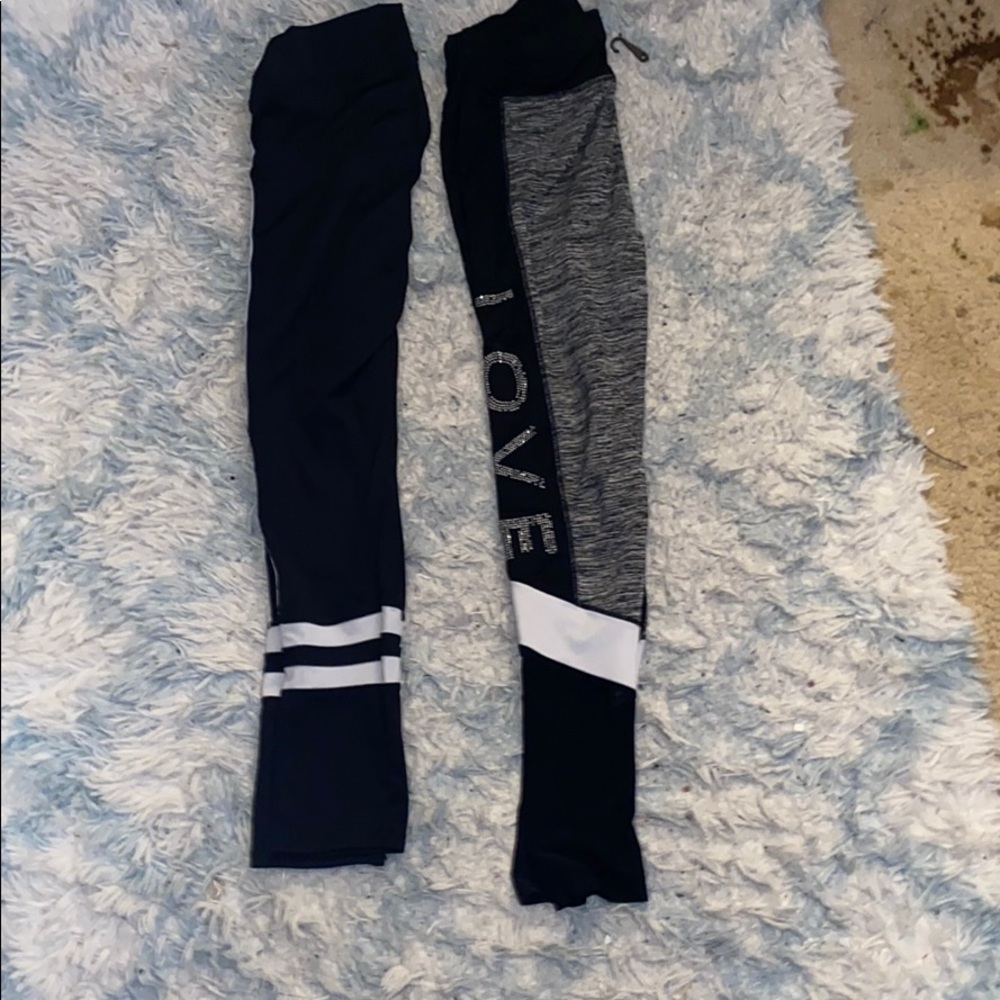 2 pair of leggings